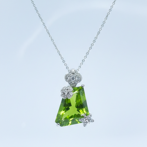 18k Enchanted Garden pendant