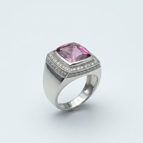 18k mens ring with Ruby